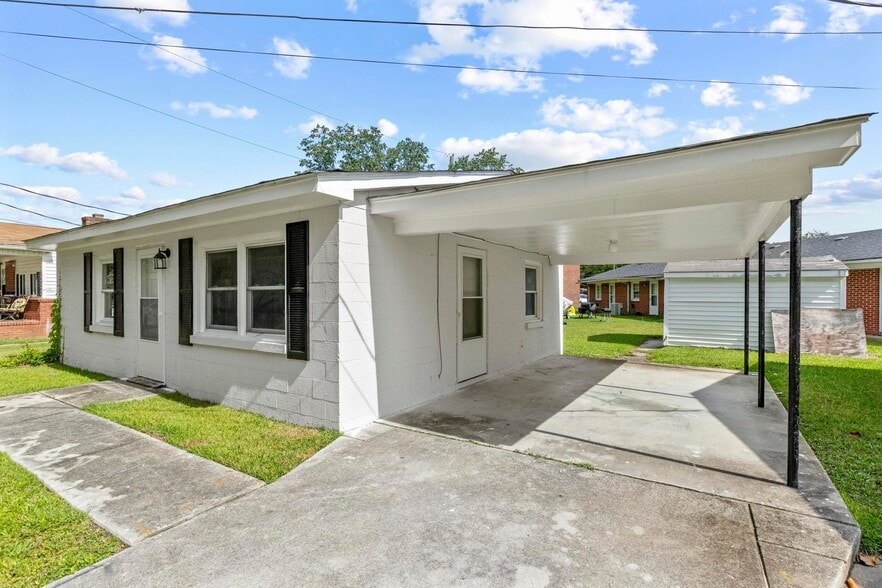 Building Photo - 33 Sophia Dr