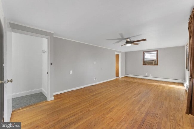 Building Photo - 225 Pershing Ave