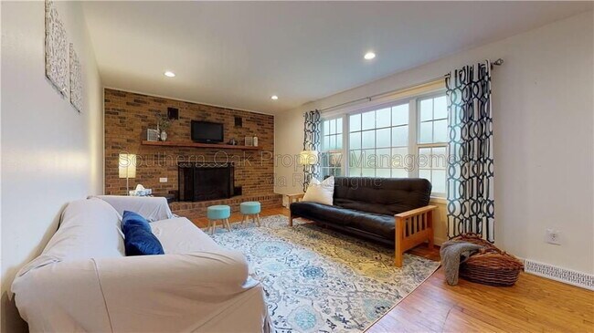 Building Photo - 106 Azalea Dr