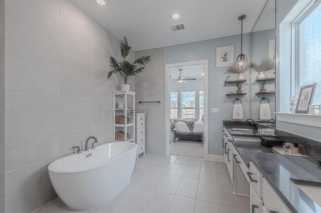 Building Photo - 308 Millbend Rd