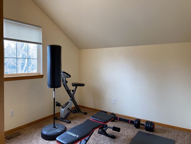 Building Photo - 906 Richmond Dr