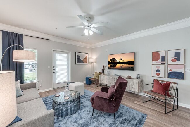 Building Photo - Comfort, Style & Value!