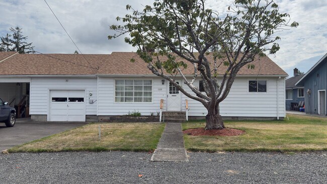 Building Photo - 1255 Avenue A