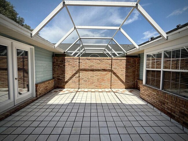 Building Photo - 2410 S Glen Eagles Dr