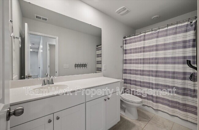 Building Photo - 208 Evergreen Ave