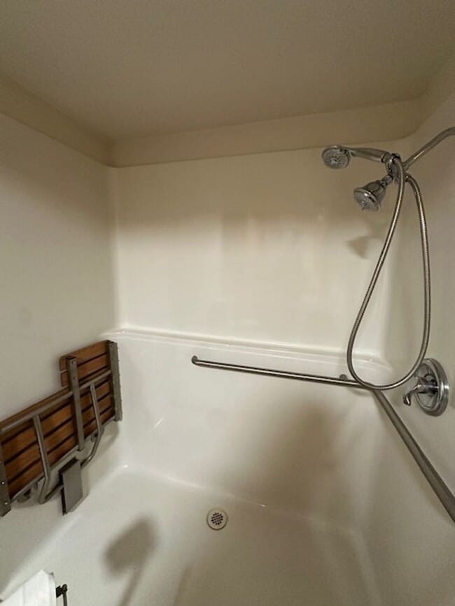 Building Photo - 23601 Labare Rd