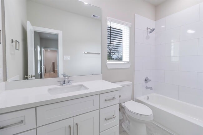 Building Photo - 9101 Noel St