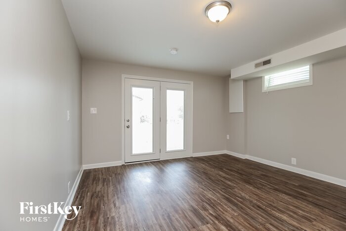 Building Photo - 3710 Plantation Dr