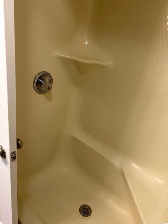 Building Photo - 800 Deer Creek Rd