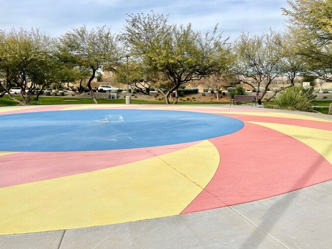 Building Photo - Gorgeous 3 Bed/2.5 Bath + Den Home In Chandler! Gated Community & Upgrades Throughout Home!