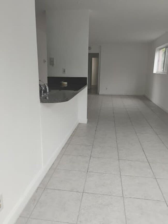 Building Photo - 4116 Riverside Dr