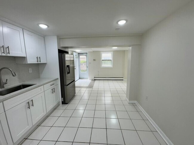 Building Photo - 253 Webster Ave