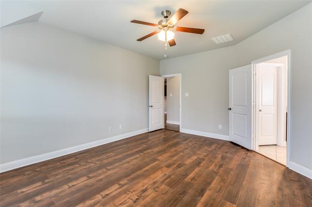 Building Photo - 900 Bird Creek Dr