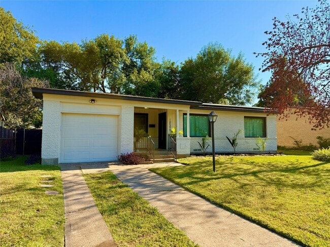 Building Photo - 10506 Sandra Lynn Dr