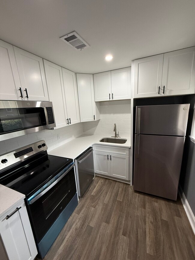 Building Photo - 1512 Waverly Way