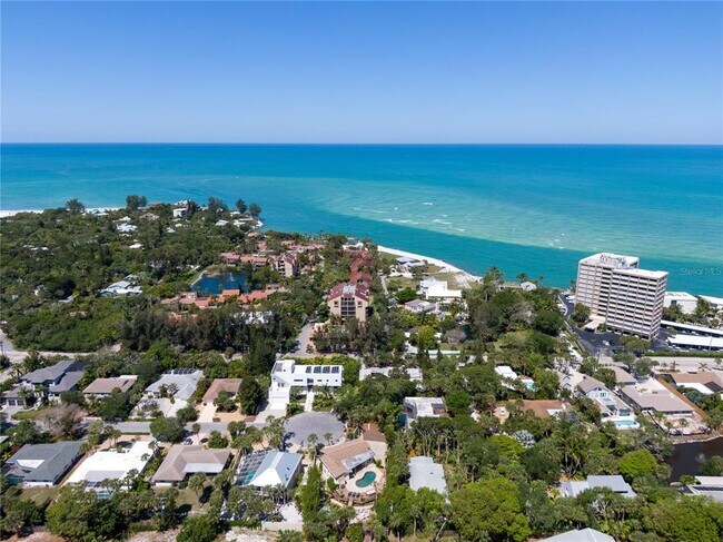 Building Photo - 3835 Almeria Ave