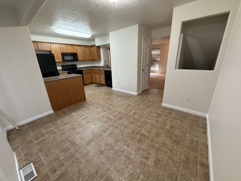 Building Photo - 4797 Huntly Dr