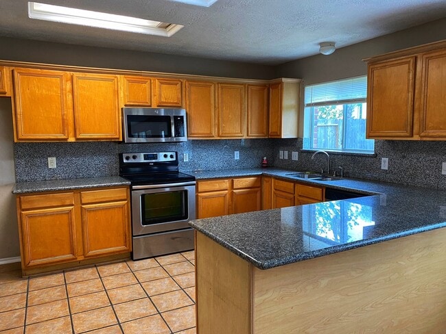 Building Photo - 5109 Big Spring Dr