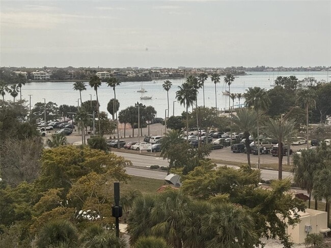 Building Photo - 33 S Gulfstream Ave