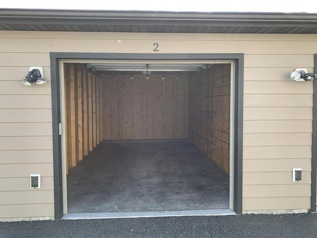 Building Photo - 1037 Enterprise Dr