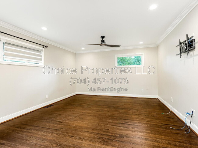 Building Photo - 1174 Robinhood Cir