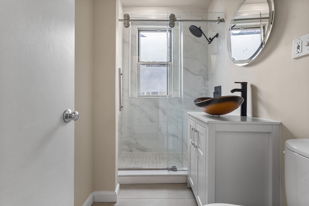 Building Photo - 70 Fenway