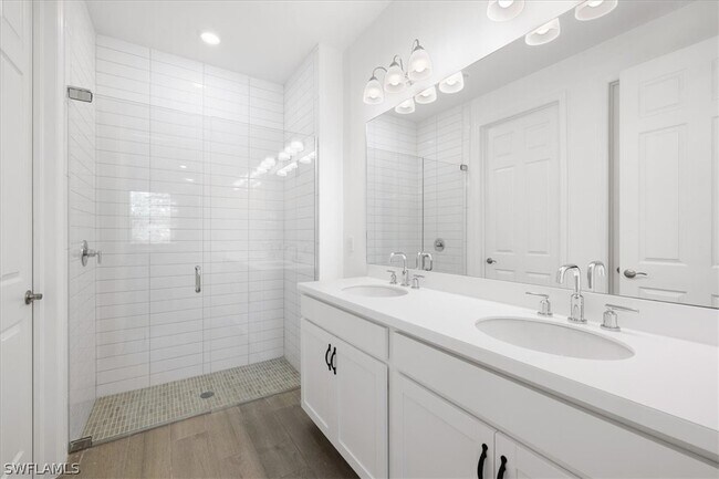 Building Photo - 1123 Tranquil Brk Dr
