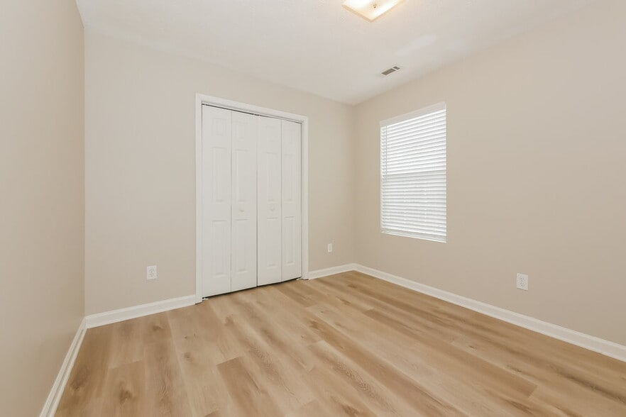 Building Photo - 51 Fairview Dr