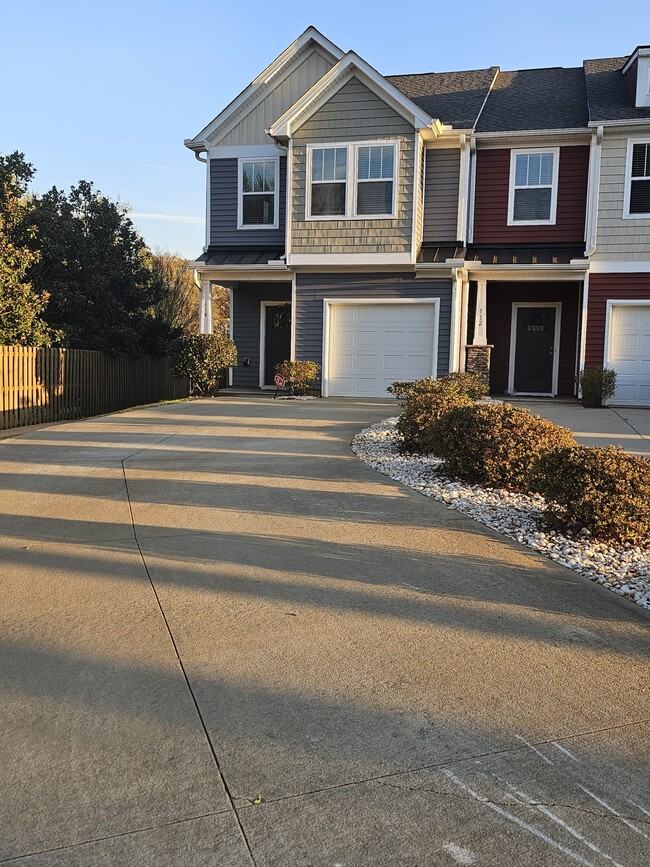 Building Photo - 114 Lerner Ct