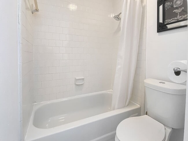 Building Photo - Beautifully Maintained 3 bedoom 2 bath Rental Home that Blends Comfort, Modern Convenience, and T...