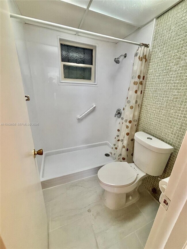 Building Photo - 3181 SW 13th St