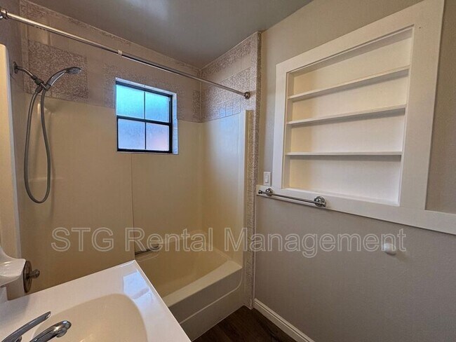 Building Photo - 145 E 500 S