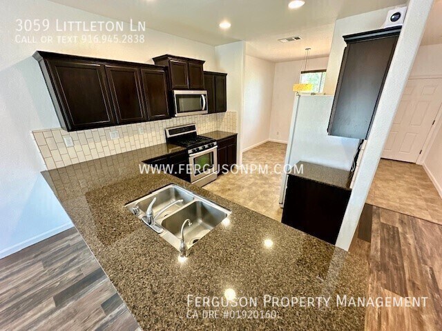 Building Photo - 3059 Littleton Ln