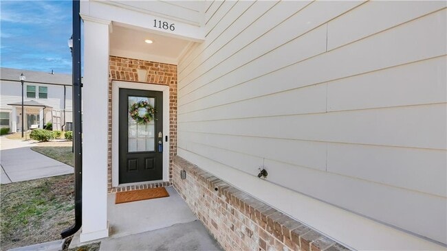 Building Photo - 1186 Arrowlake Rd