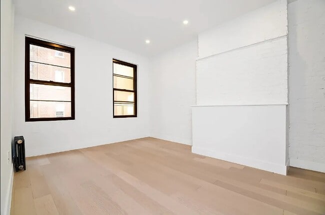 Building Photo - 14 West 82nd Street