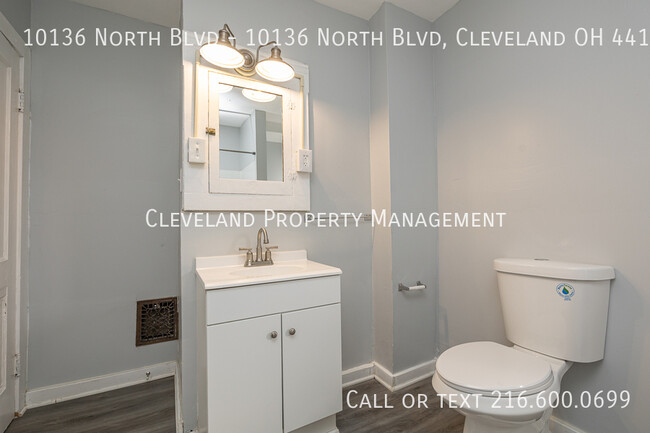 Building Photo - Newly Renovated Cleveland Duplex