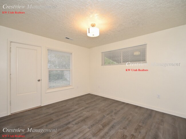 Building Photo - Martin Triplex