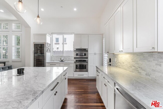 Building Photo - 5734 S Celedon Creek