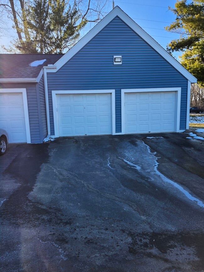 Building Photo - 1389 Berry Ridge Rd