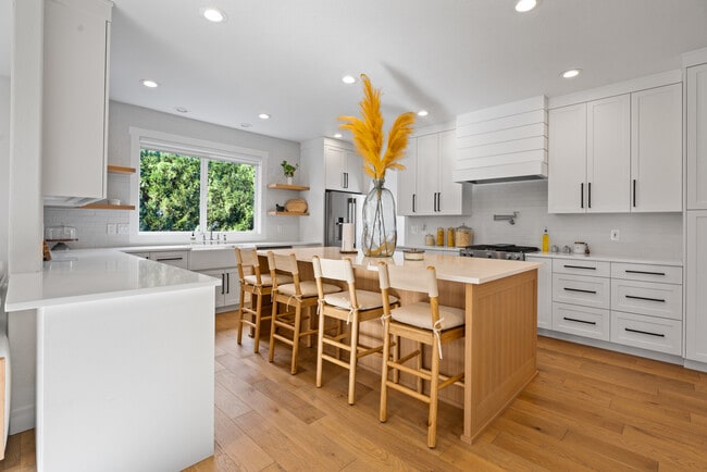 Primary Photo - 12076 SE Deerfield Dr