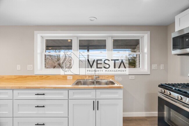 Building Photo - 2383 Dutch Cove Rd