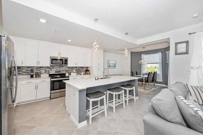 Building Photo - 12240 Wellen Golf St