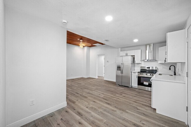 Building Photo - Fully Renovated 3-Bedroom, 2-Bathroom Home...