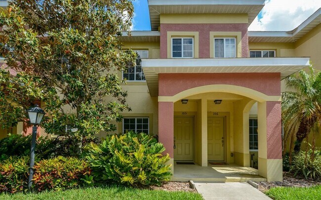 Building Photo - Lakeside Village Townhouse 2 Bedroom  2.5 Bath Available for Short-Term Rental