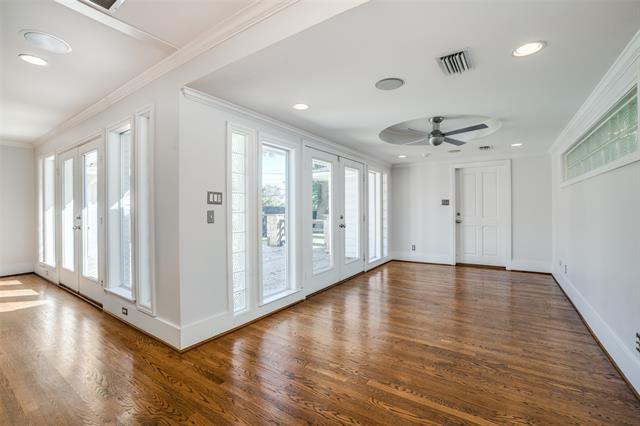 Building Photo - 6930 Kenwood Ave