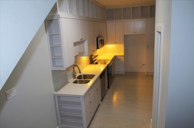 Building Photo - 1708 Winter St