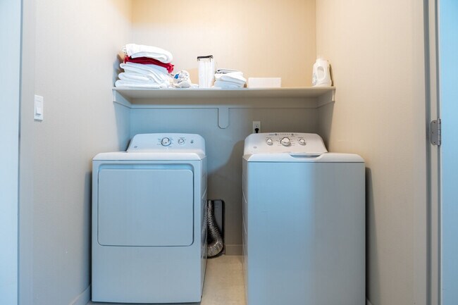 Building Photo - 5706 W 1st Pl