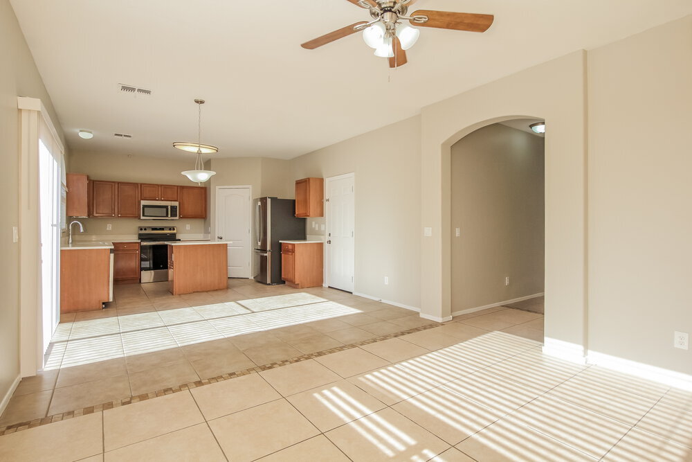 Building Photo - 2652 S 89th Dr