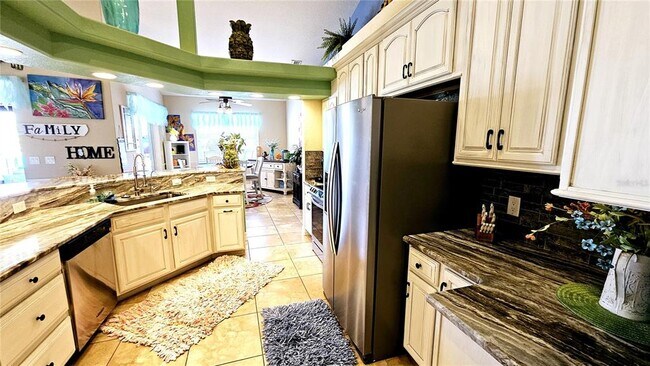 Building Photo - 6516 Blueberry Dr