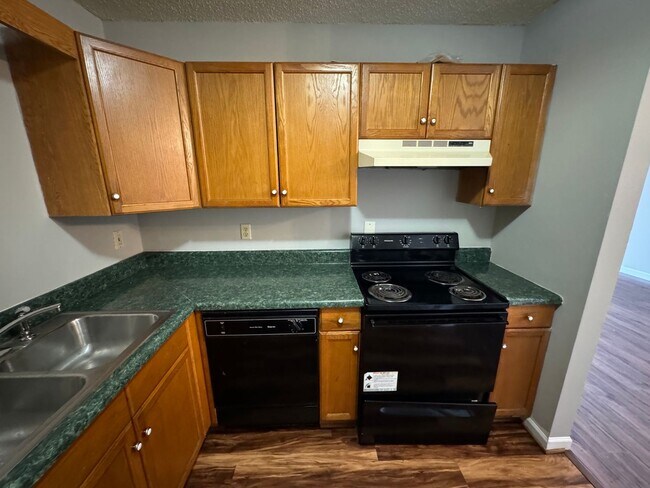 Building Photo - 10A Woodcreek Way SW